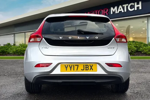 YY17JBX Volvo V40 2.0 D2 Inscription Euro 6 (s/s) 5dr Thumbnail #5