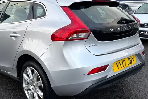 YY17JBX Volvo V40 2.0 D2 Inscription Euro 6 (s/s) 5dr Thumbnail #8