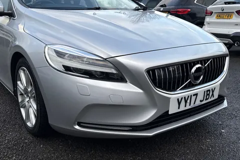 YY17JBX Volvo V40 2.0 D2 Inscription Euro 6 (s/s) 5dr Thumbnail #9