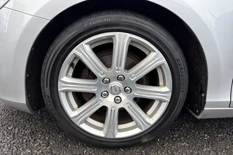 YY17JBX Volvo V40 2.0 D2 Inscription Euro 6 (s/s) 5dr Thumbnail #11