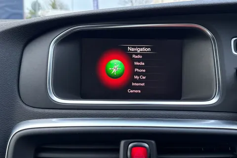 YY17JBX Volvo V40 2.0 D2 Inscription Euro 6 (s/s) 5dr Thumbnail #17