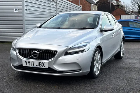 YY17JBX Volvo V40 2.0 D2 Inscription Euro 6 (s/s) 5dr Thumbnail #25