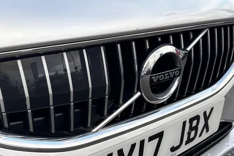 YY17JBX Volvo V40 2.0 D2 Inscription Euro 6 (s/s) 5dr Thumbnail #26