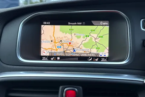 YY17JBX Volvo V40 2.0 D2 Inscription Euro 6 (s/s) 5dr Thumbnail #36