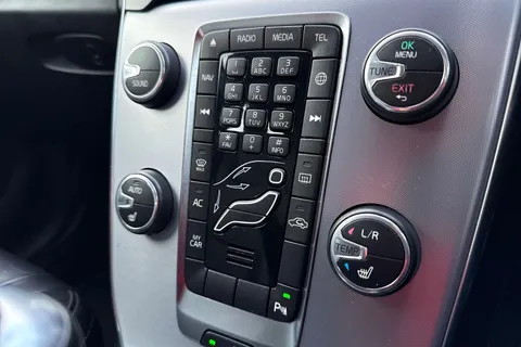 YY17JBX Volvo V40 2.0 D2 Inscription Euro 6 (s/s) 5dr Thumbnail #37