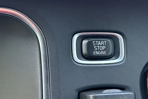 YY17JBX Volvo V40 2.0 D2 Inscription Euro 6 (s/s) 5dr Thumbnail #38