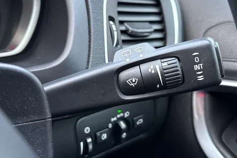 YY17JBX Volvo V40 2.0 D2 Inscription Euro 6 (s/s) 5dr Thumbnail #44