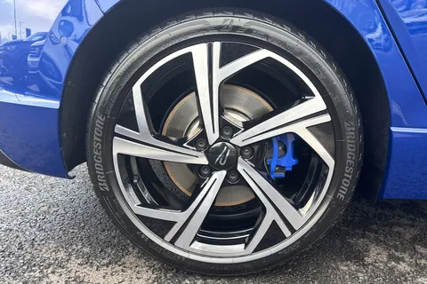 DE75GUF Volkswagen Golf 2.0 TSI 333 R 4Motion 5dr DSG Thumbnail #12