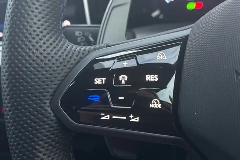 DE75GUF Volkswagen Golf 2.0 TSI 333 R 4Motion 5dr DSG Thumbnail #35