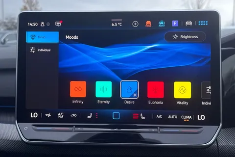 DE75GUF Volkswagen Golf 2.0 TSI 333 R 4Motion 5dr DSG Thumbnail #43