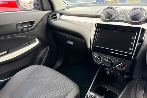 PE69DNY Suzuki Swift 1.2 Dualjet Attitude Euro 6 (s/s) 5dr Thumbnail #20