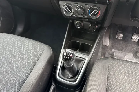 PE69DNY Suzuki Swift 1.2 Dualjet Attitude Euro 6 (s/s) 5dr Thumbnail #23