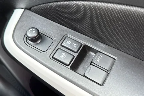 PE69DNY Suzuki Swift 1.2 Dualjet Attitude Euro 6 (s/s) 5dr Thumbnail #39