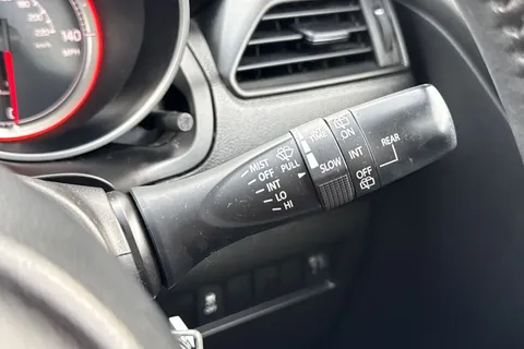 PE69DNY Suzuki Swift 1.2 Dualjet Attitude Euro 6 (s/s) 5dr Thumbnail #40