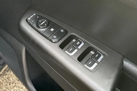 DS20OHH Kia Sportage 1.6 GDi ISG 2 5dr Thumbnail #23