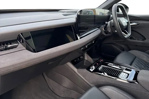 KT74WKD Audi Sq6 E-Tron SQ6 SUV Edition 1 e-tron  360,00 kW Thumbnail #14