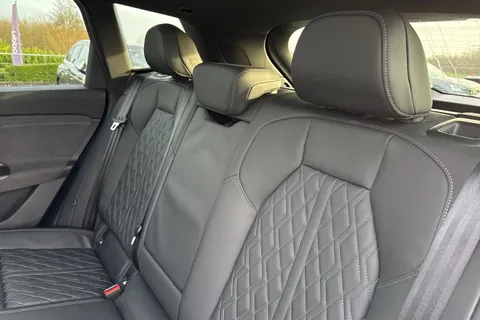 KT74WKD Audi Sq6 E-Tron SQ6 SUV Edition 1 e-tron  360,00 kW Thumbnail #18