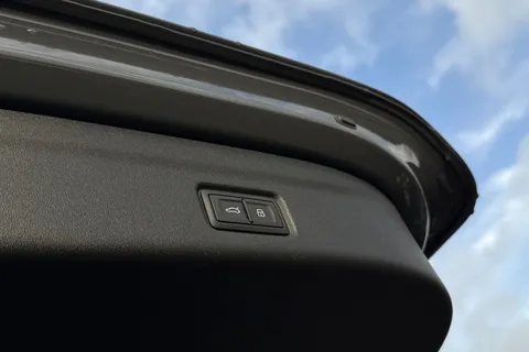 KT74WKD Audi Sq6 E-Tron SQ6 SUV Edition 1 e-tron  360,00 kW Thumbnail #28