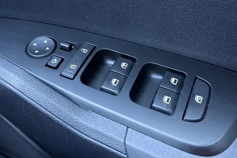 AK72KUC Kia Sportage 1.6 T-GDi 2 Euro 6 (s/s) 5dr Thumbnail #39