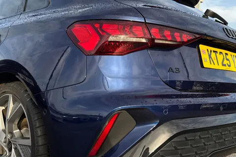 KT25YDS Audi A3 Black Edition 35 TFSI  150 PS S tronic Thumbnail #15