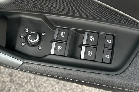 KT25YDS Audi A3 Black Edition 35 TFSI  150 PS S tronic Thumbnail #17