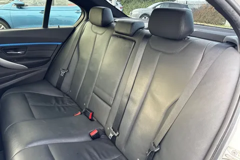 YG16TJO BMW 3 Series 2.0 320d M Sport Auto Euro 6 (s/s) 4dr Thumbnail #18