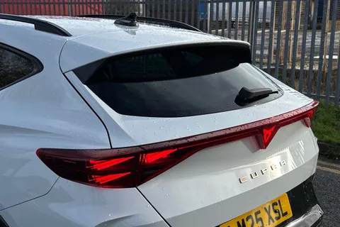 LM25XSL CUPRA Formentor 1.5 eHybrid 25.8kWh VZ2 DSG Euro 6 (s/s) 5dr Thumbnail #7