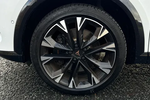 LM25XSL CUPRA Formentor 1.5 eHybrid 25.8kWh VZ2 DSG Euro 6 (s/s) 5dr Thumbnail #9