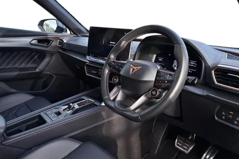 LM25XSL CUPRA Formentor 1.5 eHybrid 25.8kWh VZ2 DSG Euro 6 (s/s) 5dr Thumbnail #13