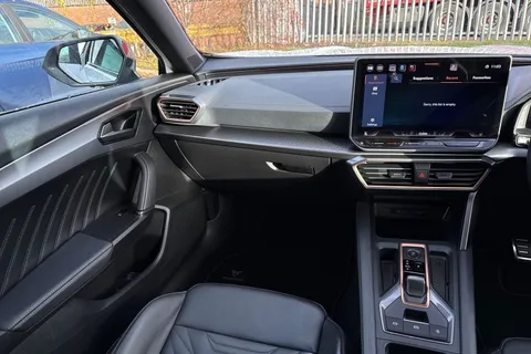 LM25XSL CUPRA Formentor 1.5 eHybrid 25.8kWh VZ2 DSG Euro 6 (s/s) 5dr Thumbnail #19