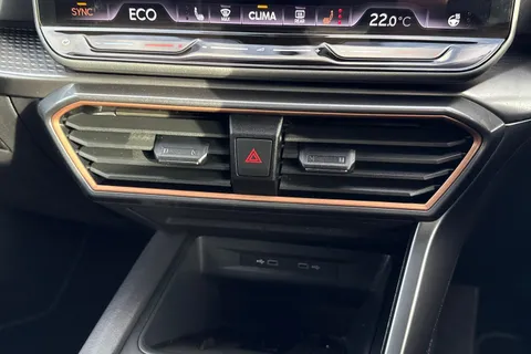 LM25XSL CUPRA Formentor 1.5 eHybrid 25.8kWh VZ2 DSG Euro 6 (s/s) 5dr Thumbnail #21