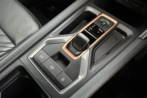 LM25XSL CUPRA Formentor 1.5 eHybrid 25.8kWh VZ2 DSG Euro 6 (s/s) 5dr Thumbnail #22