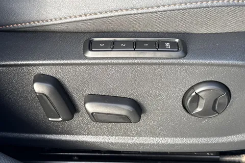 LM25XSL CUPRA Formentor 1.5 eHybrid 25.8kWh VZ2 DSG Euro 6 (s/s) 5dr Thumbnail #31