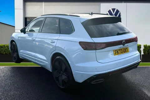 FN73UXT Volkswagen Touareg 3.0 V6 TDI 4Motion 286 Black Edition 5dr Tip Auto Thumbnail #2