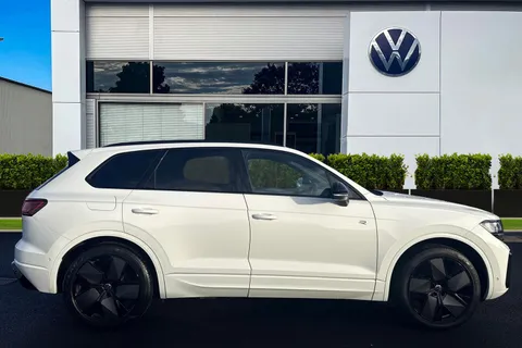 FN73UXT Volkswagen Touareg 3.0 V6 TDI 4Motion 286 Black Edition 5dr Tip Auto Thumbnail #3