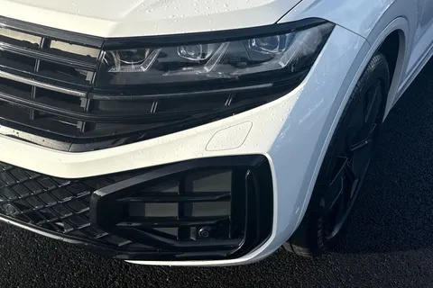 FN73UXT Volkswagen Touareg 3.0 V6 TDI 4Motion 286 Black Edition 5dr Tip Auto Thumbnail #8