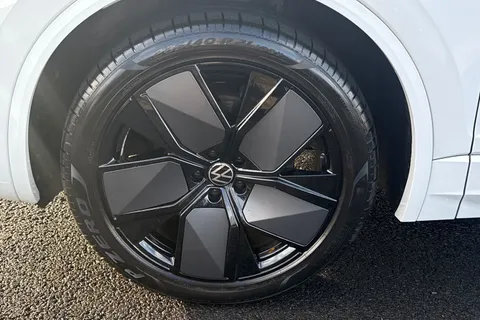 FN73UXT Volkswagen Touareg 3.0 V6 TDI 4Motion 286 Black Edition 5dr Tip Auto Thumbnail #9