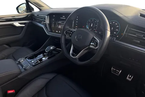 FN73UXT Volkswagen Touareg 3.0 V6 TDI 4Motion 286 Black Edition 5dr Tip Auto Thumbnail #13