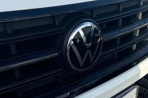 FN73UXT Volkswagen Touareg 3.0 V6 TDI 4Motion 286 Black Edition 5dr Tip Auto Thumbnail #24