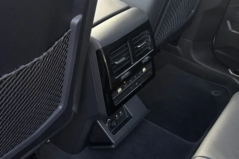 FN73UXT Volkswagen Touareg 3.0 V6 TDI 4Motion 286 Black Edition 5dr Tip Auto Thumbnail #32