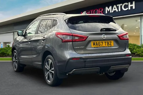 MA67TBZ Nissan Qashqai 1.2 DIG-T N-Connecta Euro 6 (s/s) 5dr Thumbnail #2