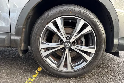 MA67TBZ Nissan Qashqai 1.2 DIG-T N-Connecta Euro 6 (s/s) 5dr Thumbnail #7