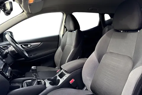 MA67TBZ Nissan Qashqai 1.2 DIG-T N-Connecta Euro 6 (s/s) 5dr Thumbnail #11