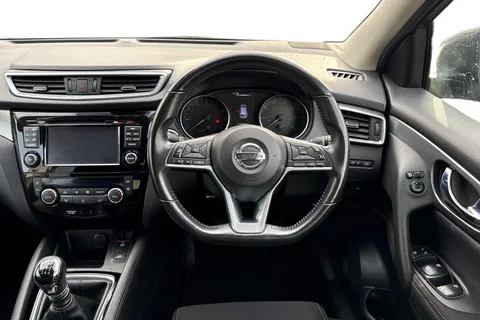 MA67TBZ Nissan Qashqai 1.2 DIG-T N-Connecta Euro 6 (s/s) 5dr Thumbnail #13