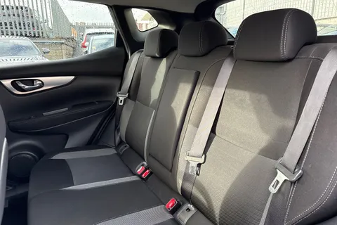 MA67TBZ Nissan Qashqai 1.2 DIG-T N-Connecta Euro 6 (s/s) 5dr Thumbnail #14