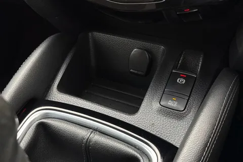 MA67TBZ Nissan Qashqai 1.2 DIG-T N-Connecta Euro 6 (s/s) 5dr Thumbnail #37