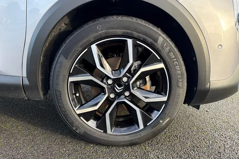 CX73UEC Citroën E-C4 X 50kWh Shine Plus Fastback Auto 4dr (7.4kW Charger) Thumbnail #9