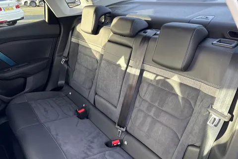 CX73UEC Citroën E-C4 X 50kWh Shine Plus Fastback Auto 4dr (7.4kW Charger) Thumbnail #18