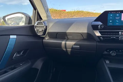 CX73UEC Citroën E-C4 X 50kWh Shine Plus Fastback Auto 4dr (7.4kW Charger) Thumbnail #19