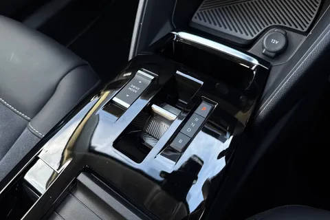 CX73UEC Citroën E-C4 X 50kWh Shine Plus Fastback Auto 4dr (7.4kW Charger) Thumbnail #22